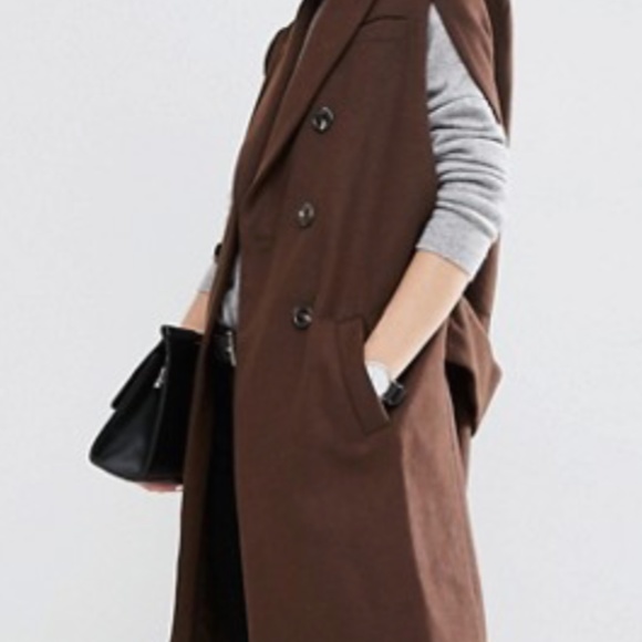 ASOS Sleeveless Cape with Double Breasted Detail - Picture 4 of 6